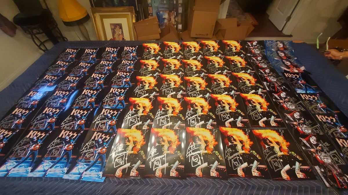 KISS ACE FREHLEY Signed SOLO LP Shoot 8x10 photo Autograph – KISS