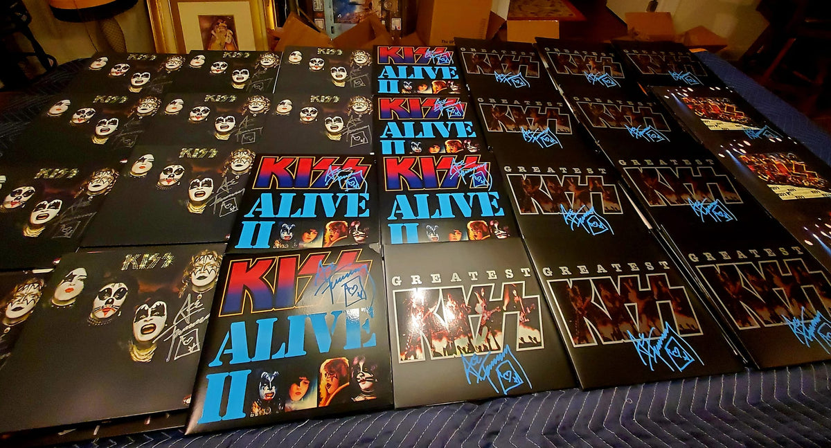 KISSOnline ACE FREHLEY signed GREATEST KISS LP KOL EX colored