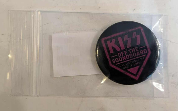 KISS OFF THE SOUNDBOARD SAN ANTONIO BUTTON  KISSOnline Exclusive New Sealed