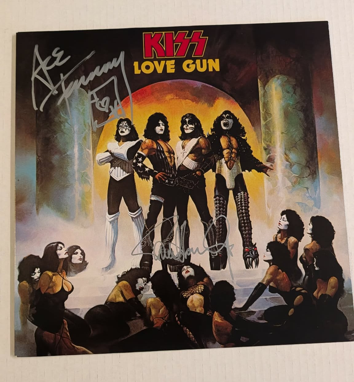 KISS　LOVE　GUN　LIMITED　EDITION ポール・スタンレー KISSONLINE KISS PAUL STANLEY and ACE FREHLEY signed LOVE GUN LP