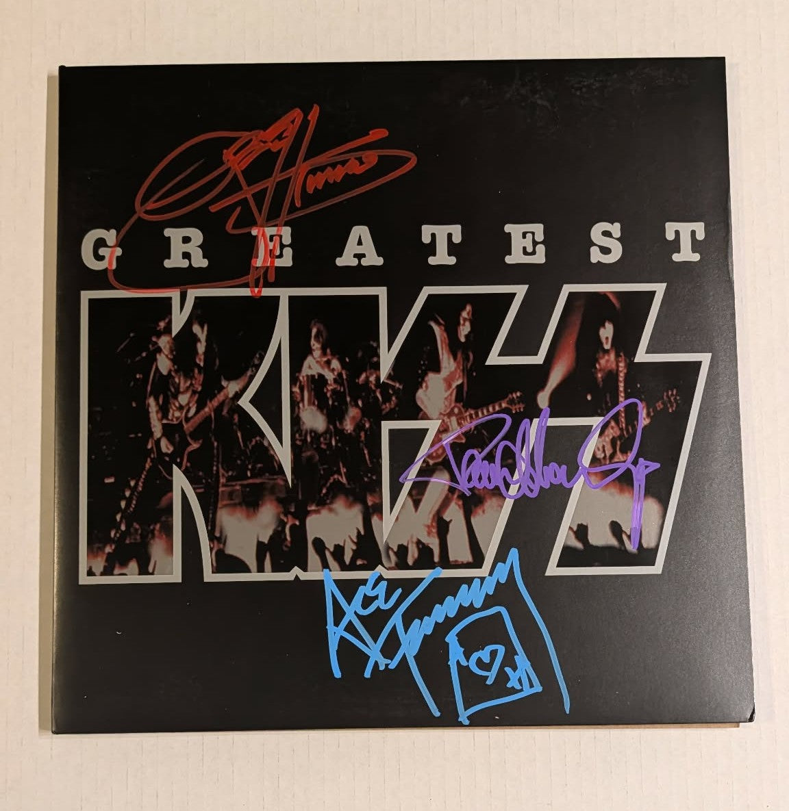 KISSOnline PAUL STANLEY GENE SIMMONS and ACE FREHLEY signed