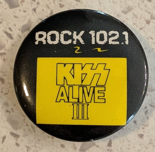 KISS Eric Singer Owned ALIVE III IN-Store party Promo Promotional BUTTON PIN ROCK 102.1